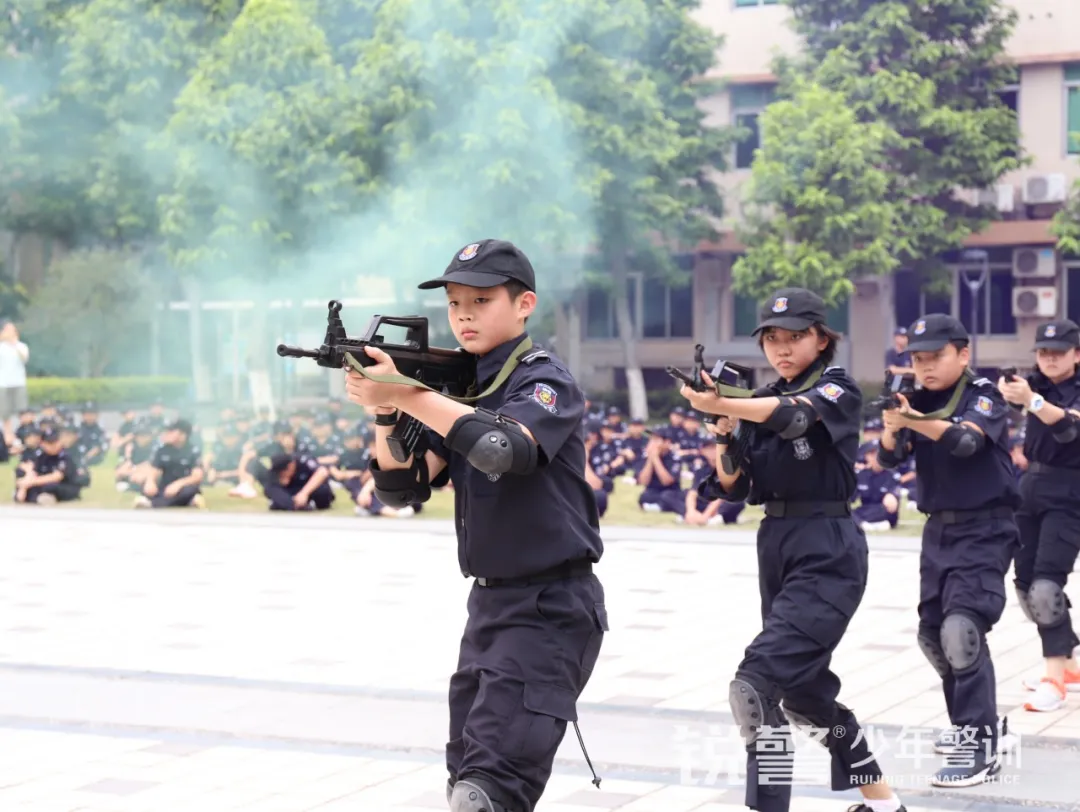 锐警少年警训夏令营：我们在奔跑，创造属于自己的警察梦