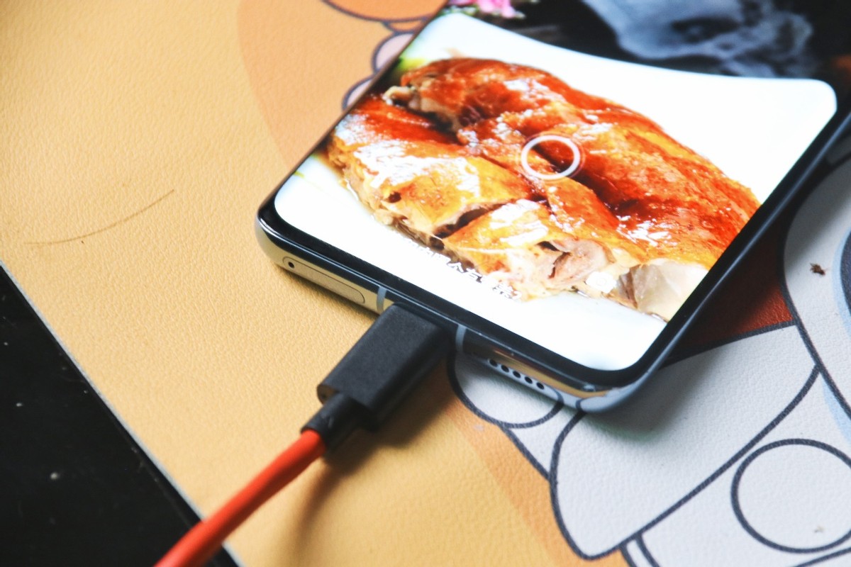 120W输出功率有多牛，一炷香时间元气满满，努比亚充电器实测