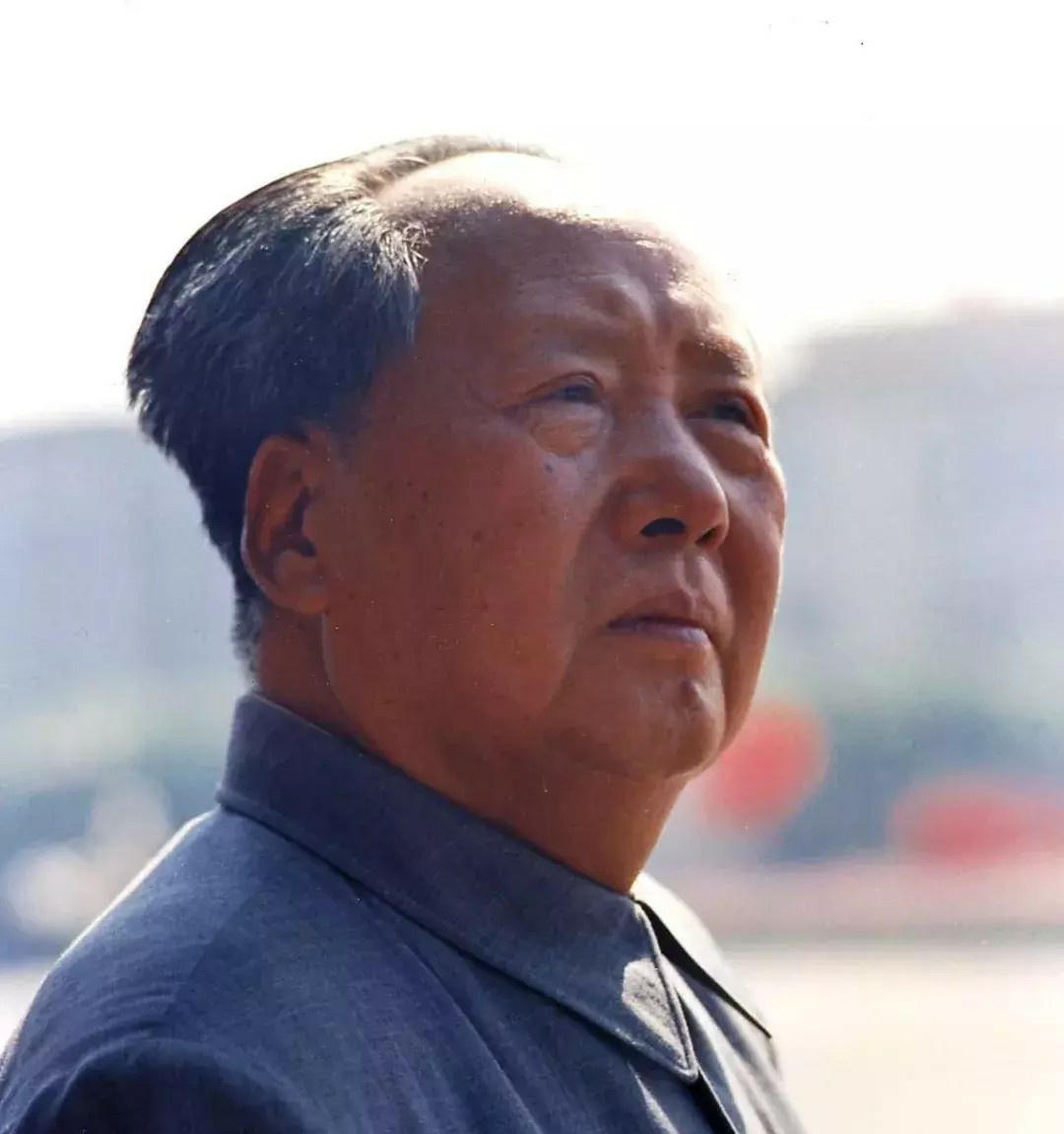 林彪不同意出兵朝鲜有两个原因，毛主席力排众