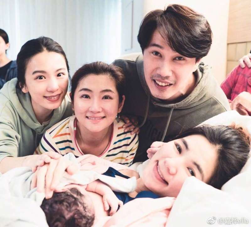 Ella晒合照庆祝SHE成立20周年，三姐妹一路相互扶持胜似亲人
