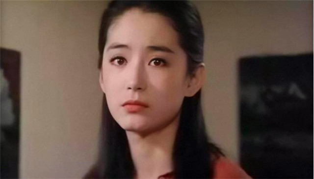 亦舒眼中的美人，李嘉欣获8字评价，利智潘虹意