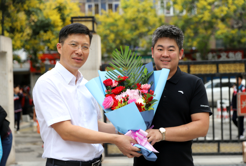 有人提议取消“教师节”，获得老师一致赞同，