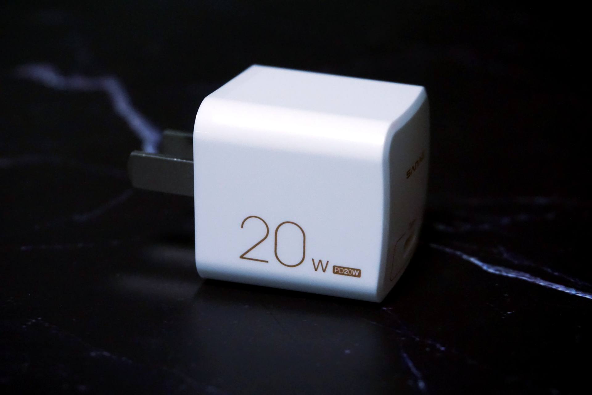 小？但足够强！sanag20W PD快充头畅快体验