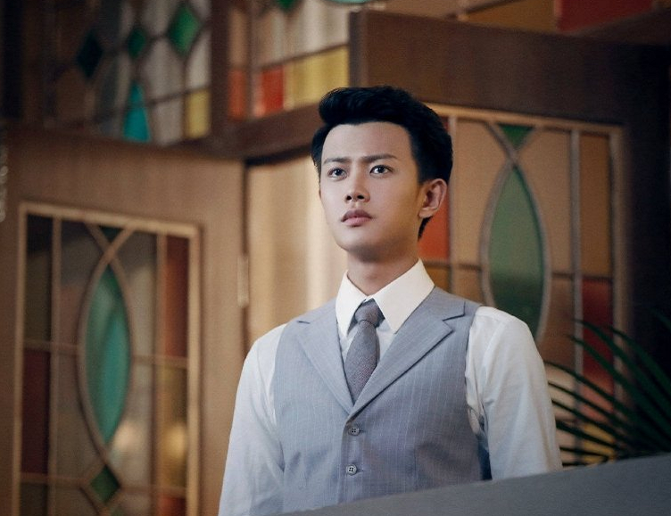 任嘉伦《秋蝉》出镜少，沦为捧新人的工具？配