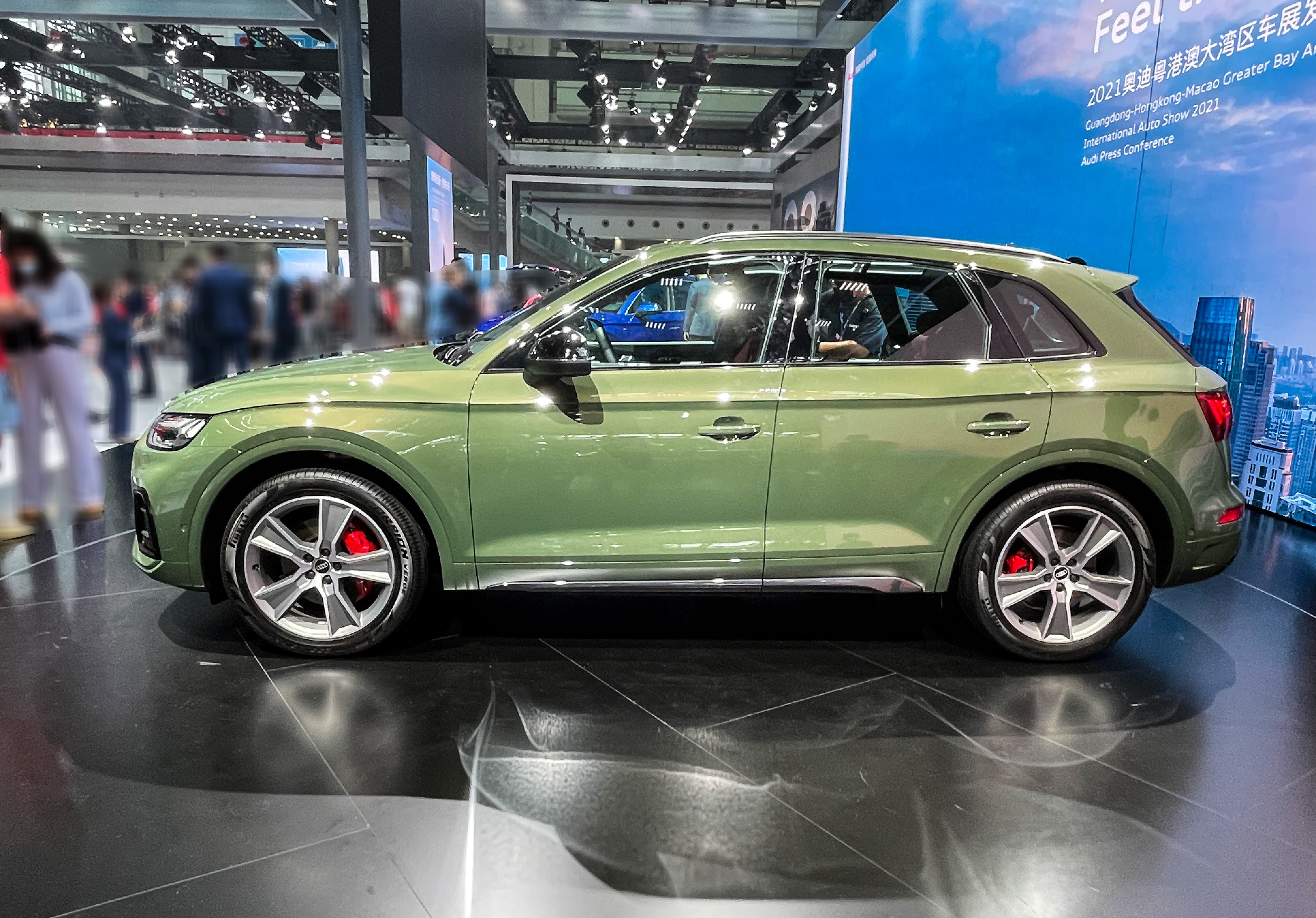正宗quattro全时四驱+3.0T动力,新款奥迪SQ5上市,售63.28万元