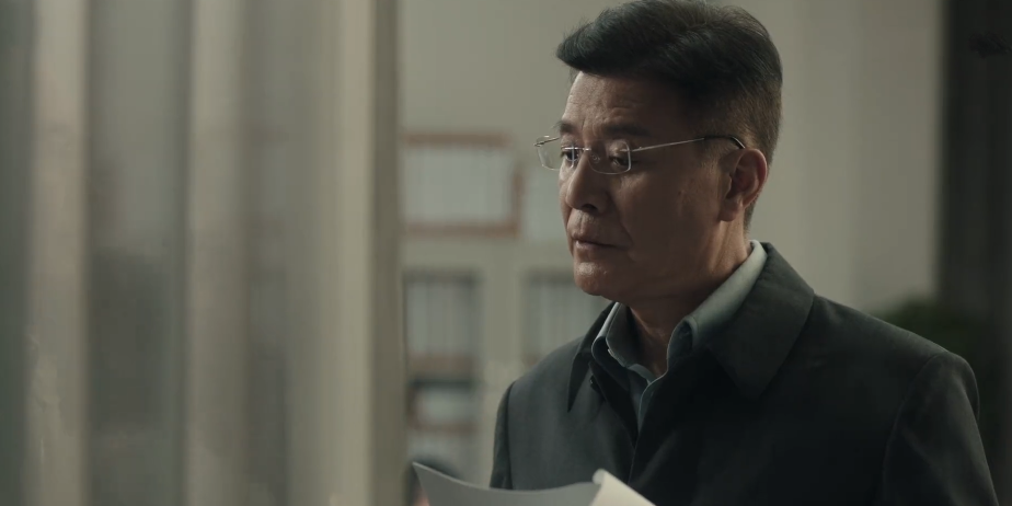 扫黑风暴多处镜头语言似乎透露着赵立根有问题