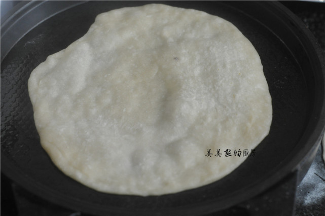 自製墨西哥雞肉捲，5分鐘就上桌，不用揉麵真省事，孩子的最愛