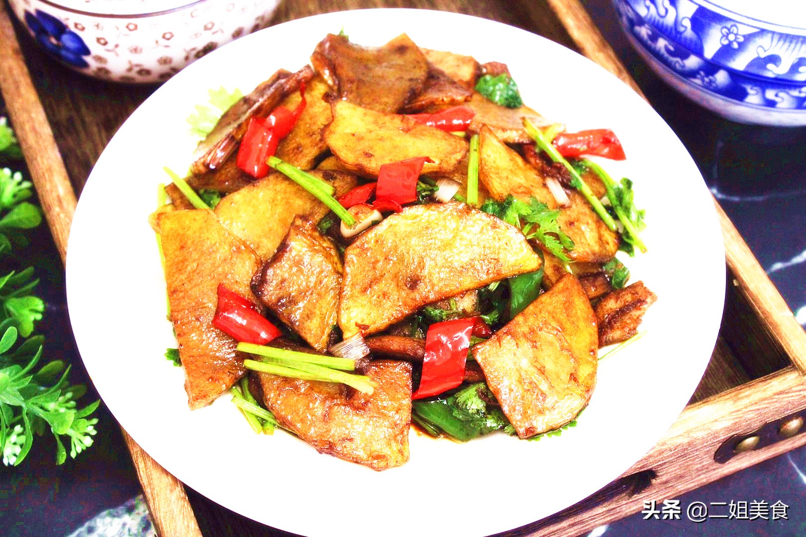 炒土豆片，牢记别直接下锅炒，多做一步，土豆片入味还解馋，好吃