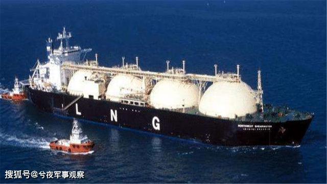 中国这艘国产巨舰，与10万吨核航母分庭抗礼，核