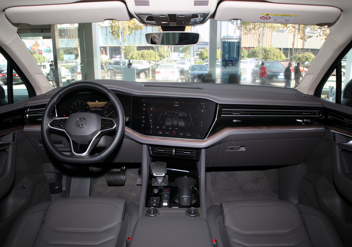 大众中大型SUV，全新2021款途锐，V6引擎5.9秒破百