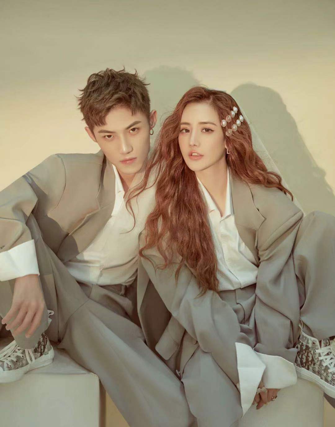 二驴夫妇惹怒李辰轩女友周周珍直播间互怂,最后向李辰轩道歉