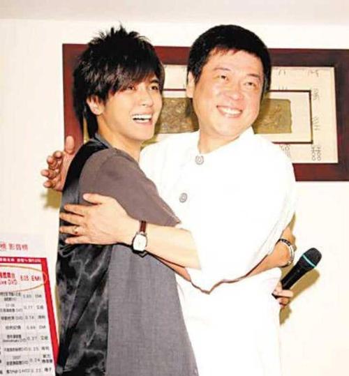 Dine together after Luo Zhixiang and Sun Derong become reconciled, after week raise blueness exposes to the sun to expect suddenly, 