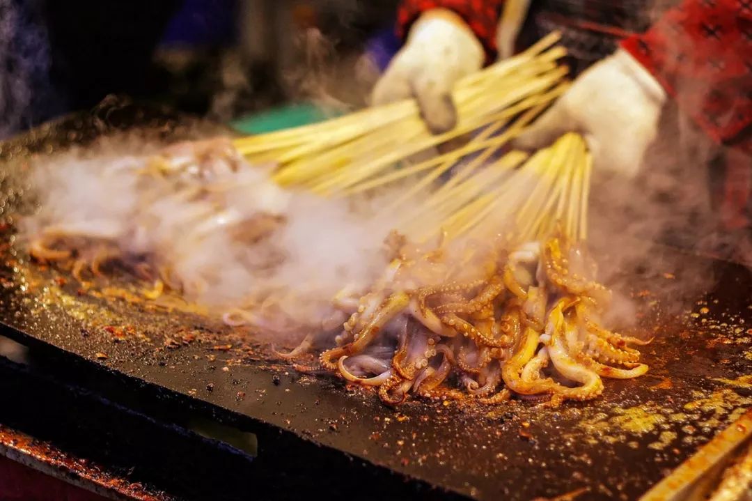 走遍成都的街街角角，终于在“苍蝇馆子”里寻到了美食的江湖味道