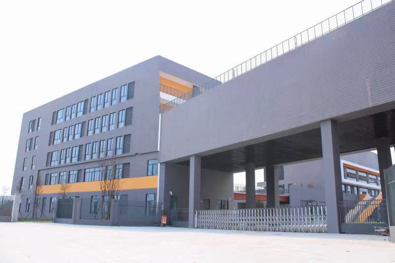 天府新区新兴中学：涅槃重生，筑基强校