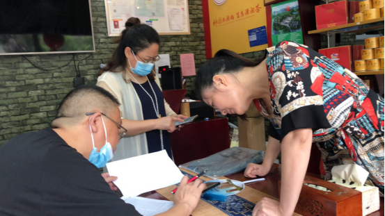 沅陵人大：积极助力村、社区疫情防控工作