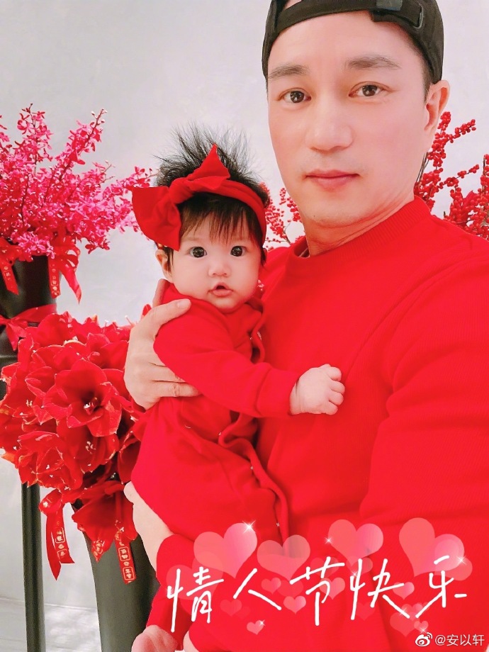 安以軒曬子女近照，66提前送母親節禮物，女兒娃寶側臉和媽媽超像