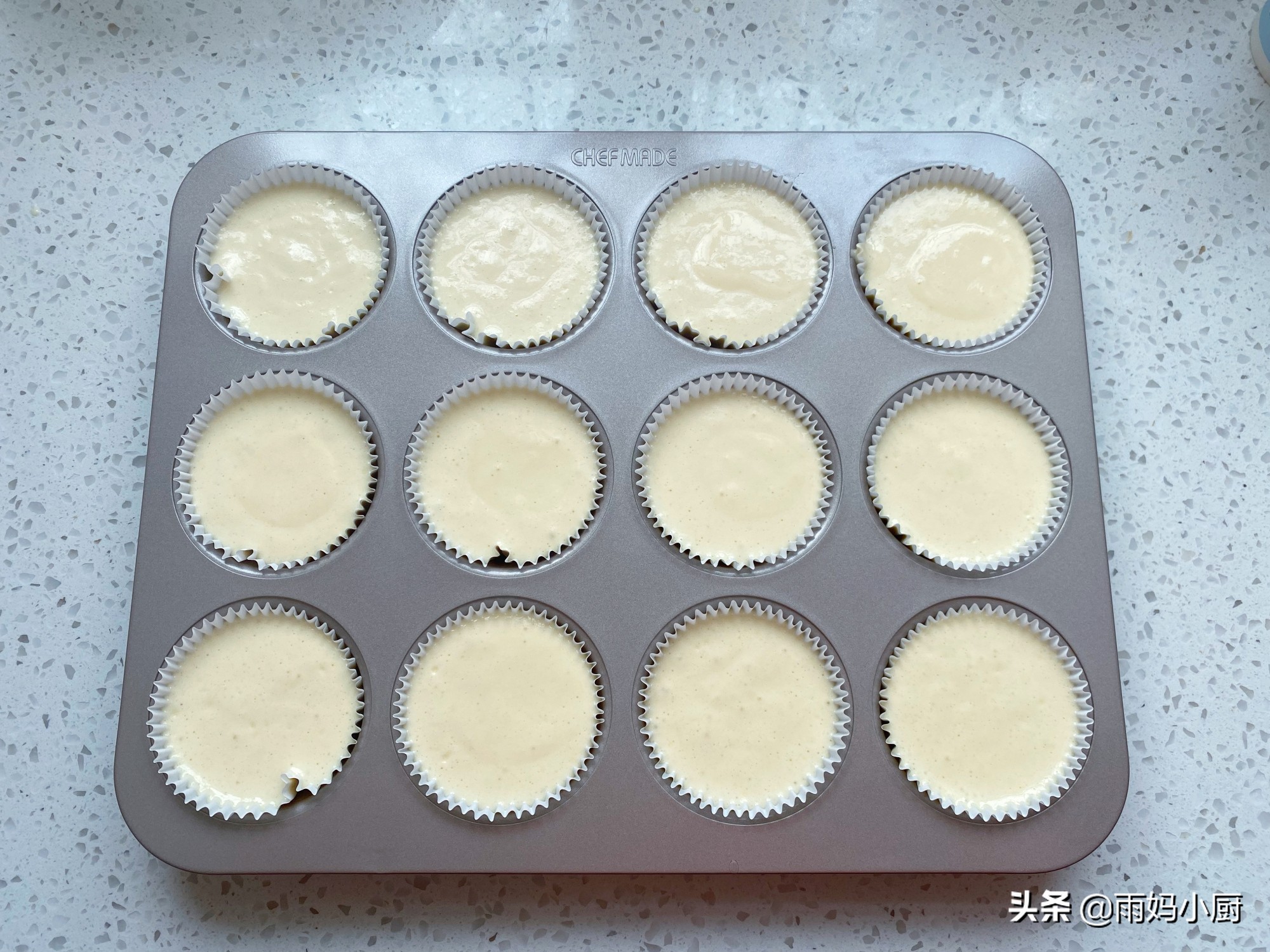 不回缩不塌陷，私房爆款的纸杯蛋糕，松软细腻，新手1次成功