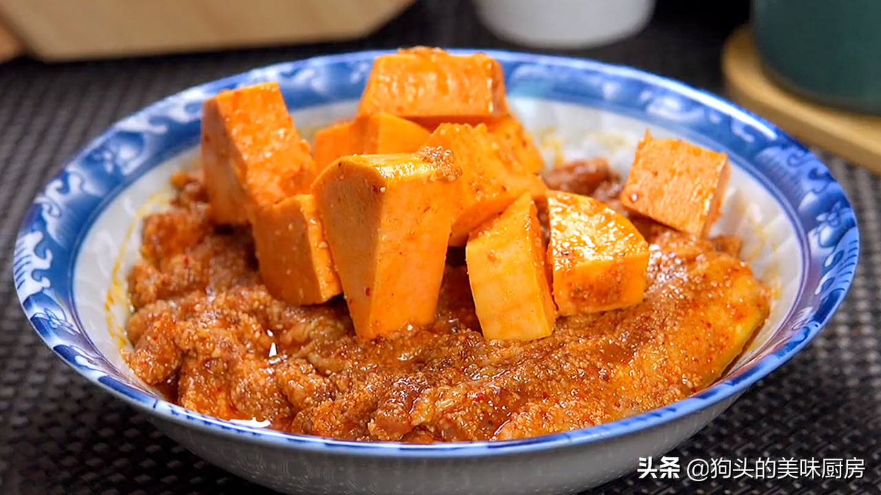 五花肉不紅燒了，教你秘製的做法，上鍋一蒸，下飯又解饞，太香了