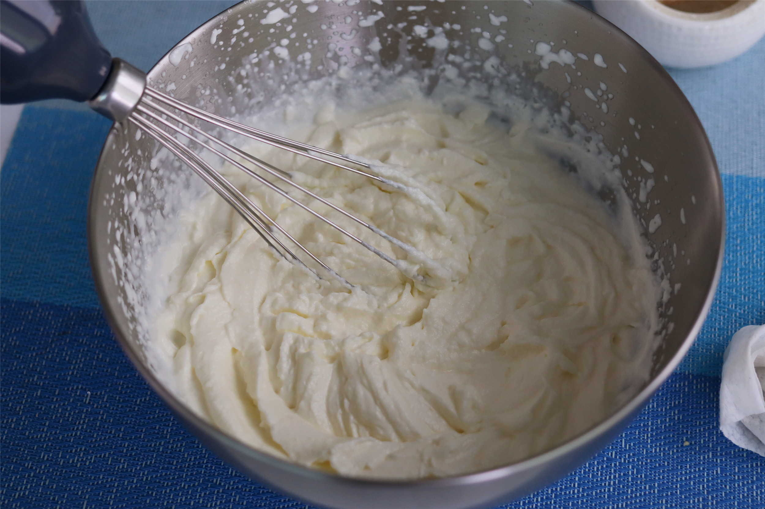 进入三伏天，在家自制冰激凌，10元成本做一盒，拒绝“天价”雪糕