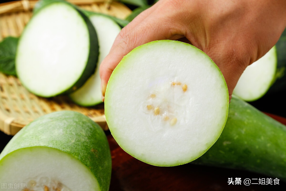 买冬瓜，选深绿色的还是浅绿色的？口感差别大，以后别选错了
