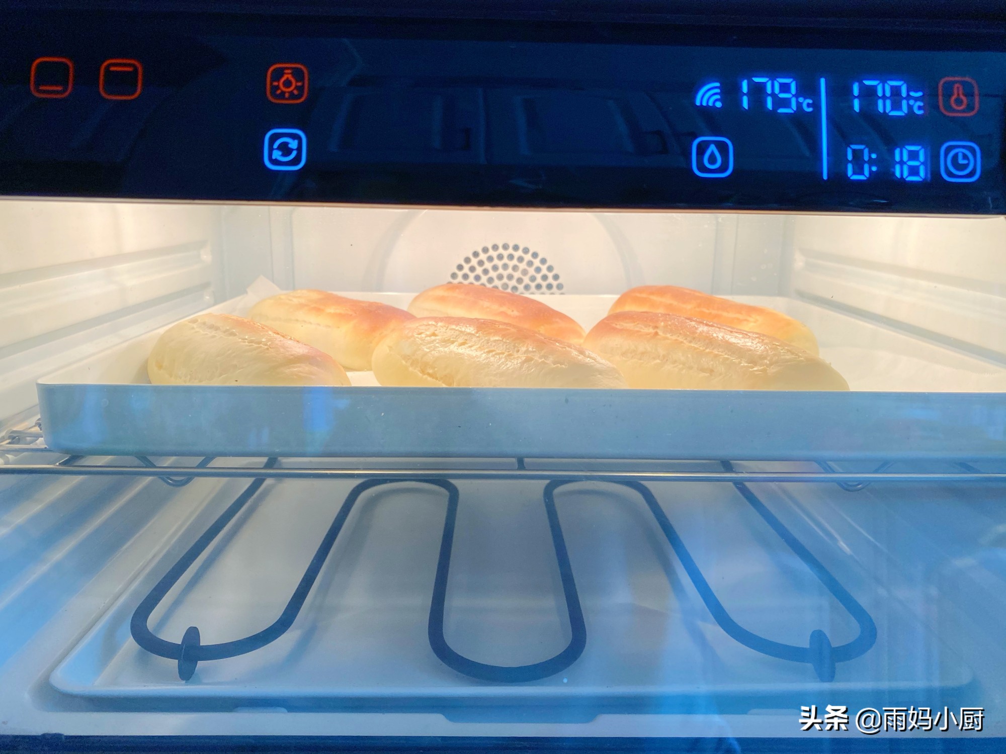 烘焙新手入門必做的小麵包，鬆軟細膩又美味，放三天也不硬