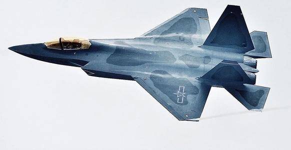 “小兄弟”来了？舰载型歼10J出现，隐身有拦阻