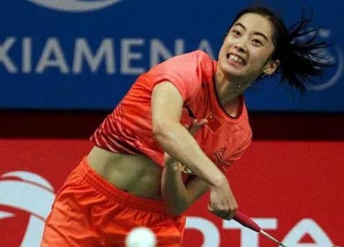 王适娴的故事：羽坛女神，17岁与谌龙私定终身，为爱情主动求婚