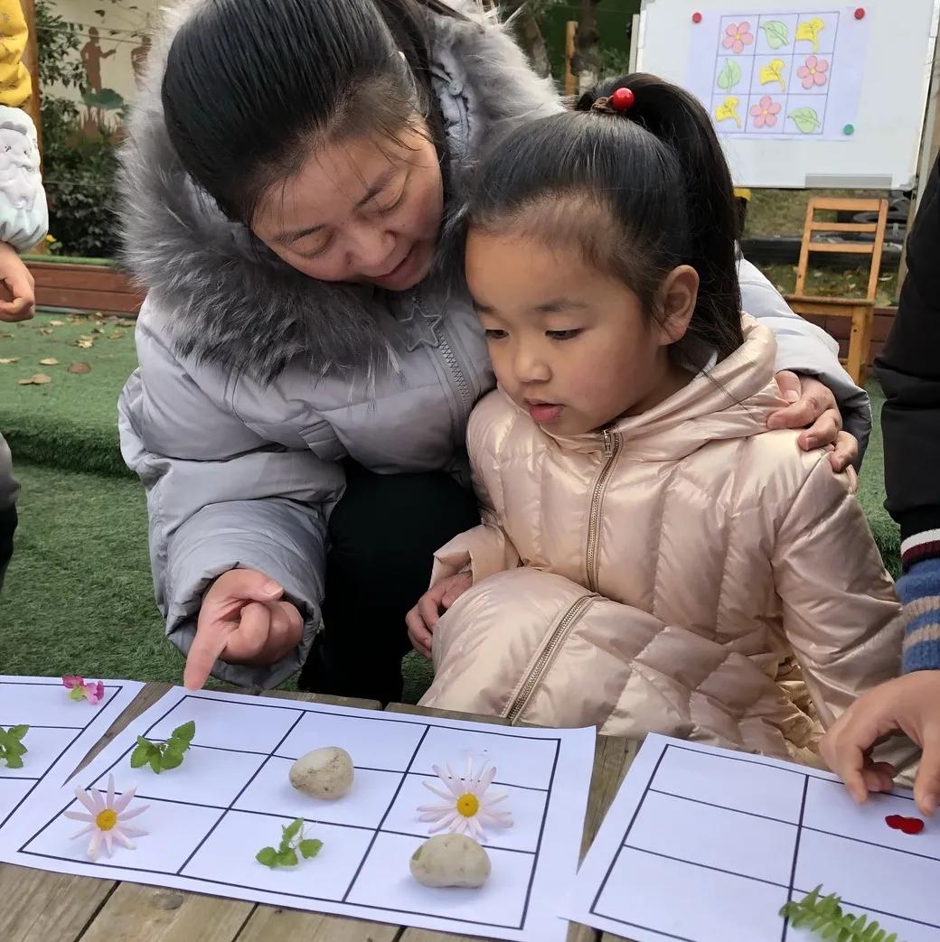 巧用天然材料，感受自然之美丨天府新区华阳幼儿园开展户外活动
