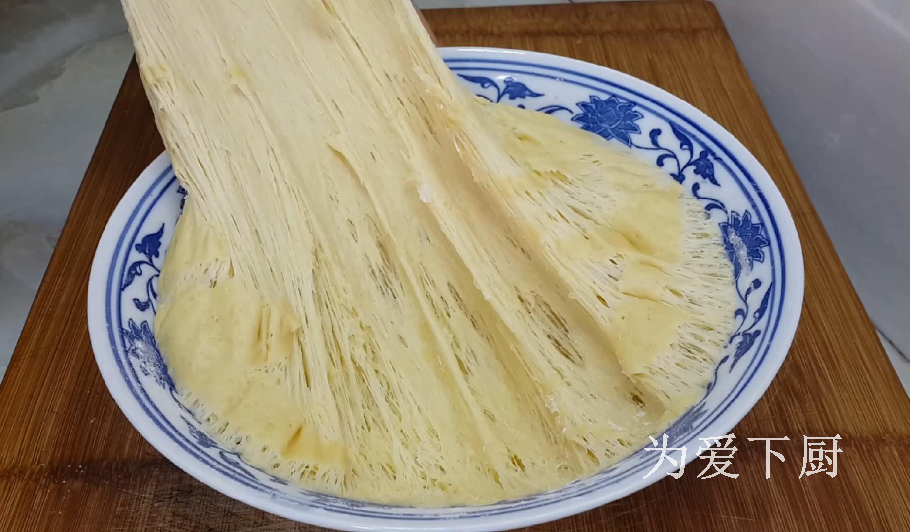油條這做法才好吃，鍋裡炒一炒，個個焦脆香甜，出鍋全家人都愛吃