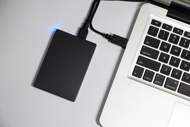 移动硬盘故障怎么办？遇到没反应别慌张，解决这四个问题最关键