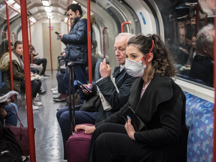 394亿口罩抵美，美国人狂扫中国货后，英国人：也离不开中国货