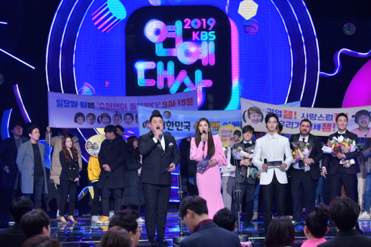 韩国人太头铁疫情之下权宜之计kbs演艺大赏以非面对面举办