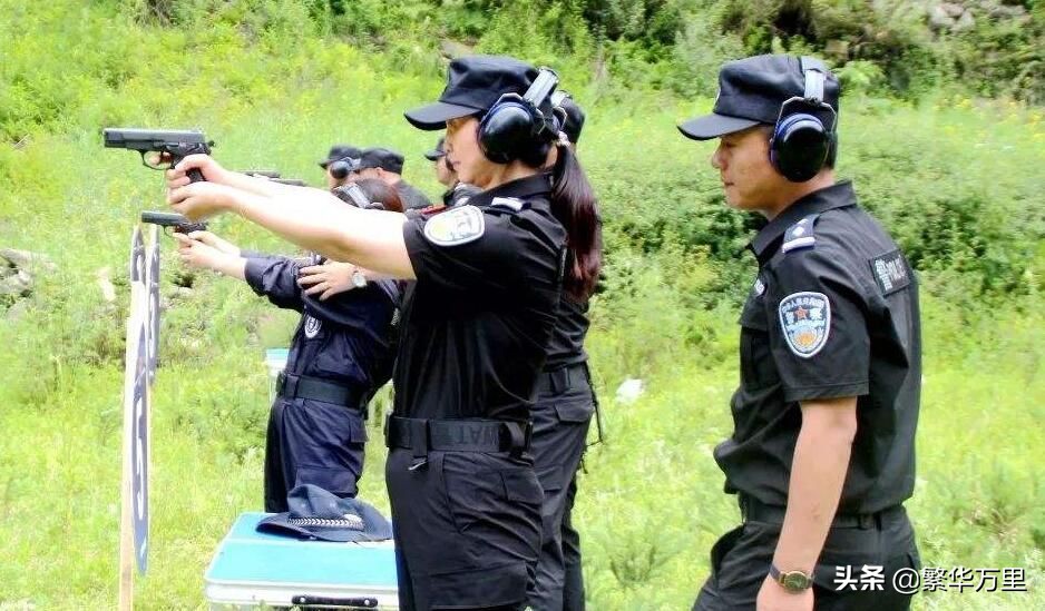 17年，中国警察团队有着各种各样霰弹枪，为什么要進口G17霰弹枪？