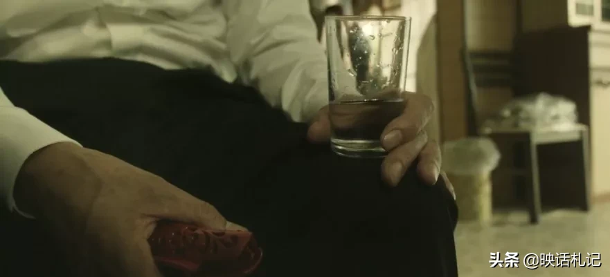 洗骨 | 一部以恐怖片名字命名的家庭温馨电影