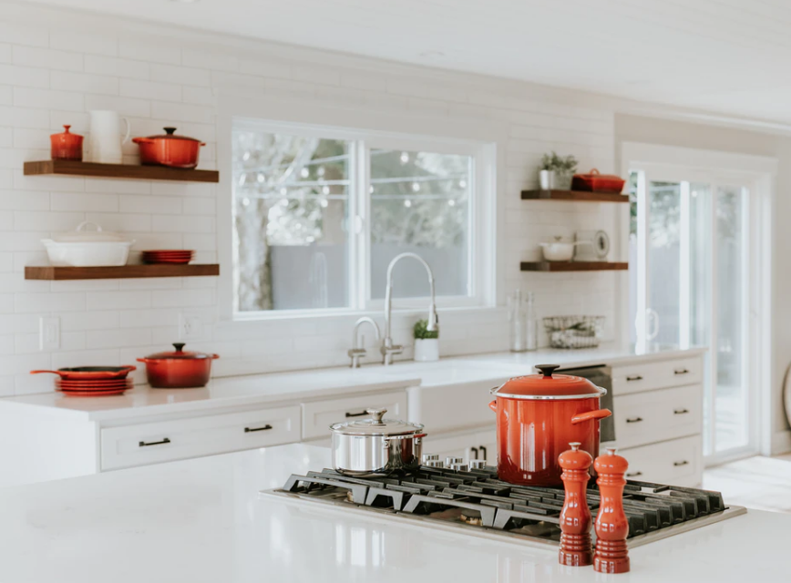 金牌厨柜控股股东及实控人多次减持金牌转债 半