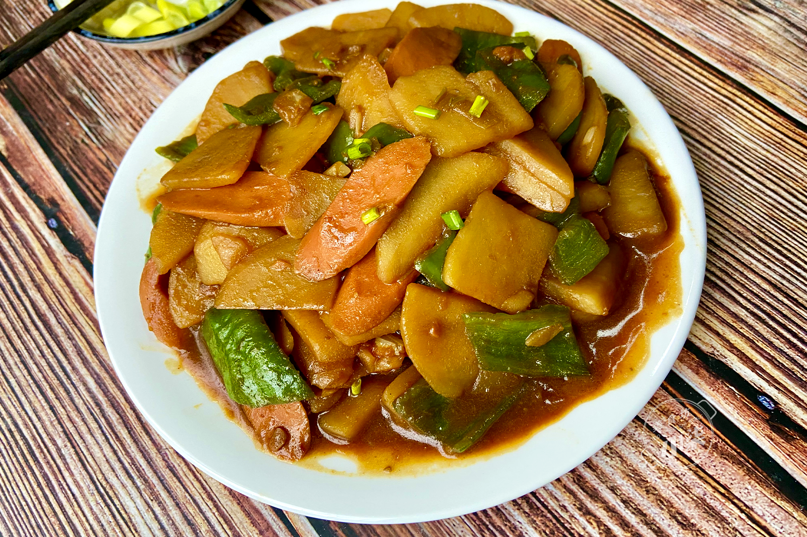 圖片[11]-土豆這樣做太香了 加2根火腿 下飯解饞 出鍋連湯汁都不剩-起舞食譜網