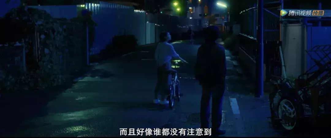 夜空总有最大密度的蓝色,它足够包容所有人最大程度的悲伤与艰难