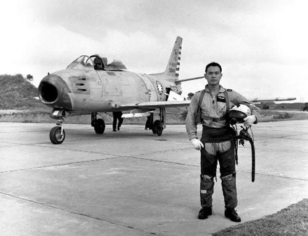 1990我国飞行员王宝玉叛逃苏联，被遣返后他的下场有多凄惨？