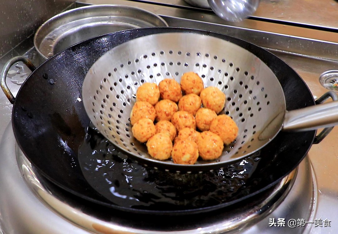 图片[8]-【豆腐丸子】做法步骤图 金黄软糯 比饭店的还好吃-起舞食谱网