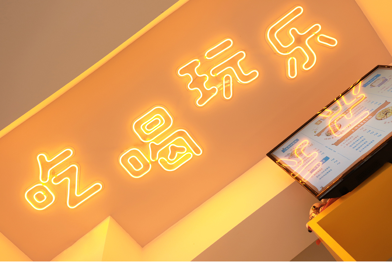 南京小吃店開成了游樂場，看完這設計服了…
