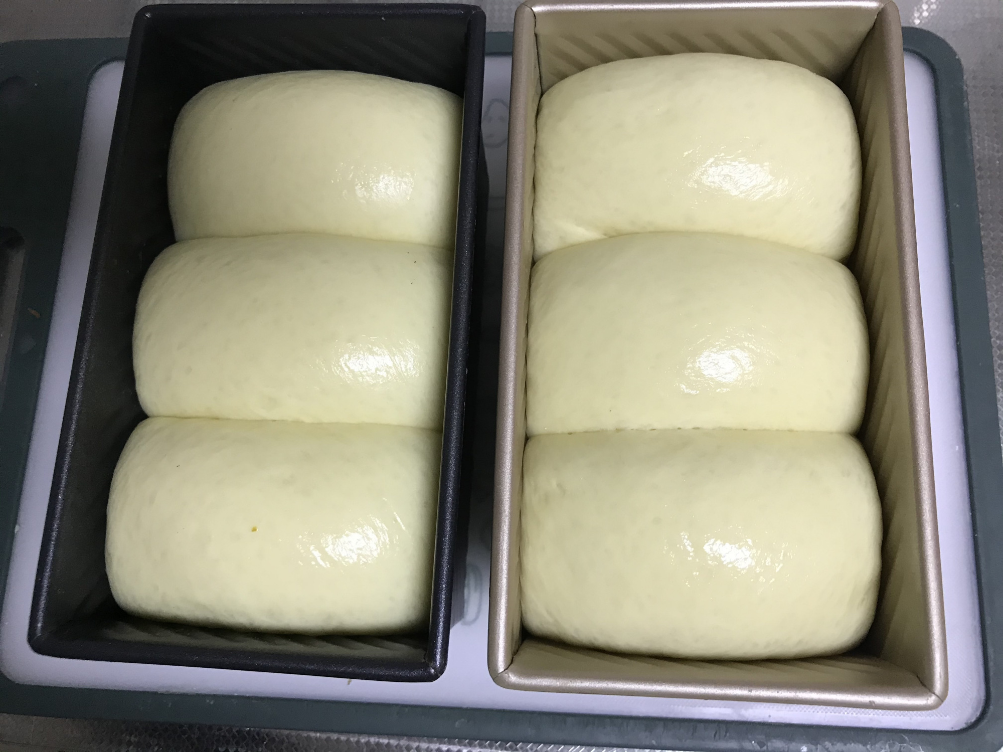 最愛的麵包配方，蓬鬆暄軟又拉絲，涼了也不硬，口感完胜麵包店