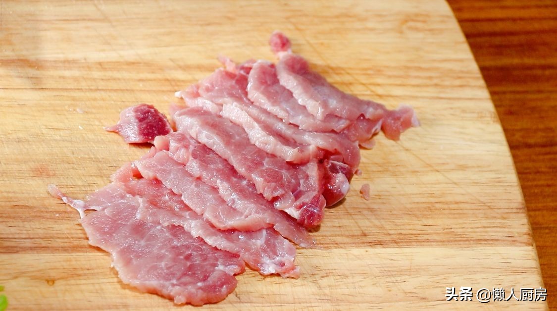 苦瓜炒肉絲，教你一招，肉絲又嫩又滑，一點都不柴