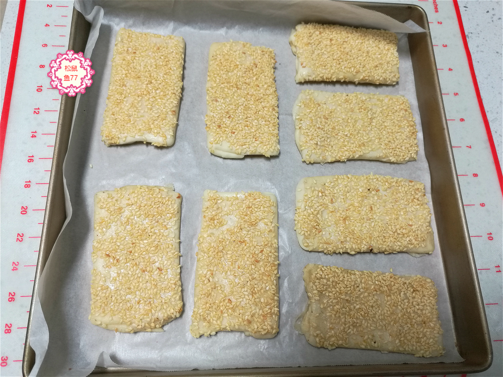 一捏就碎，一碰就掉渣兒，一吃倍儿香的油酥小燒餅，做法超簡單