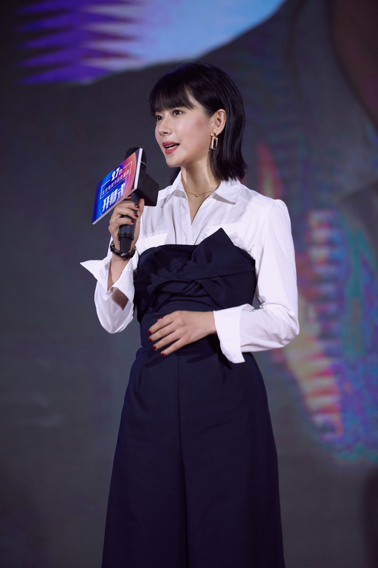 现实主义题材剧《权与利》亮相秋交会蒋雯丽郭晓东携手&ldquo;暖民心&rdquo;