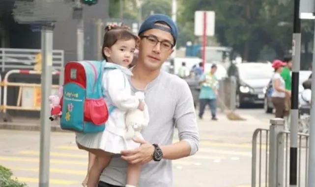 杨幂母女有多像？小糯米实力证明，刘恺威上辈