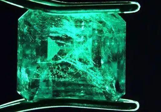 &ldquo;半宝石&rdquo;是什么宝石？只有一半是宝石？