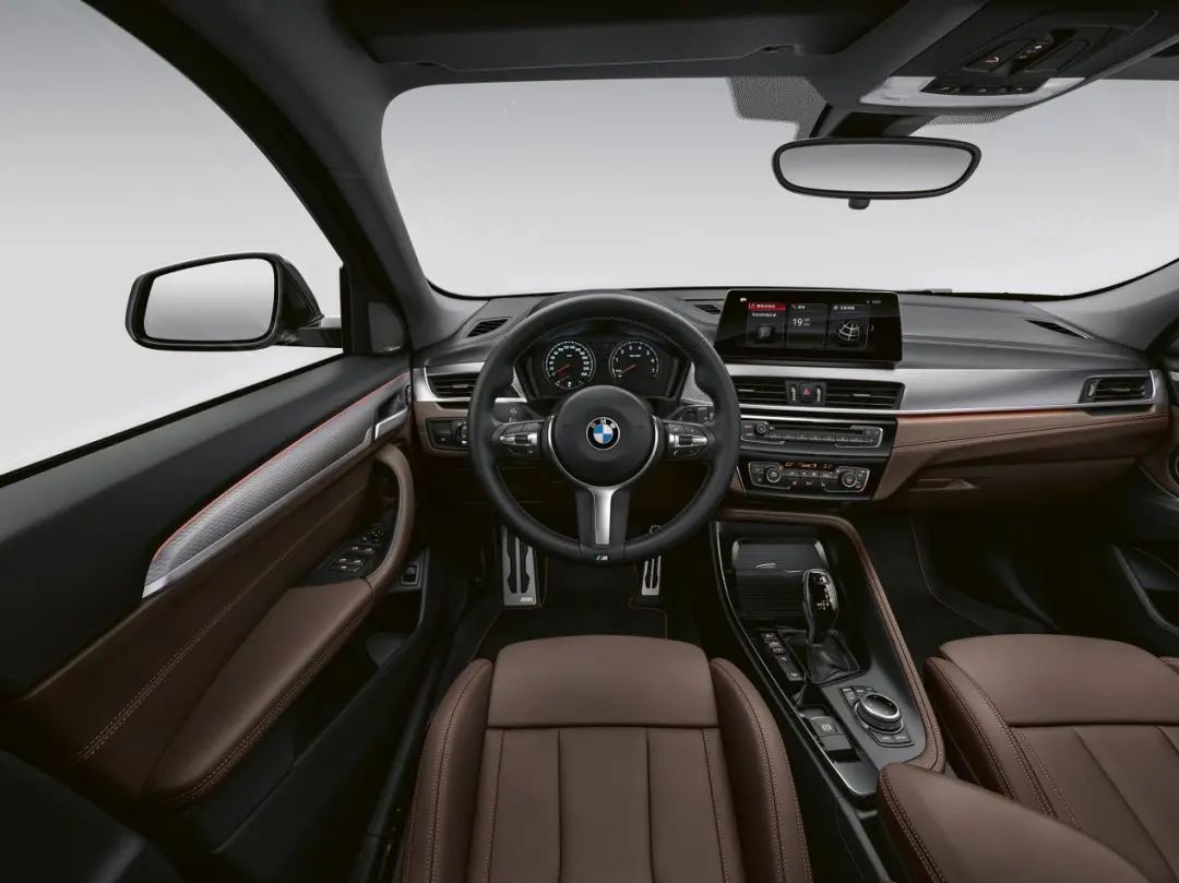 前驱宝马也能开出乐趣！试驾新款宝马X2曜夜版