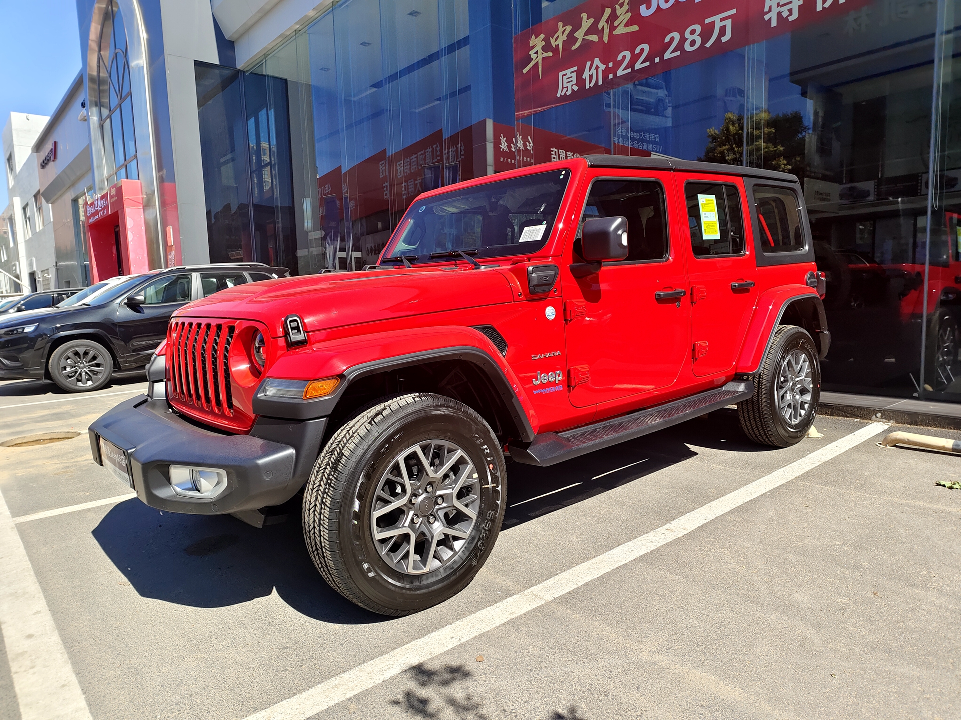 硬汉也可以很精致 实拍jeep牧马人插混版 大脚真霸气