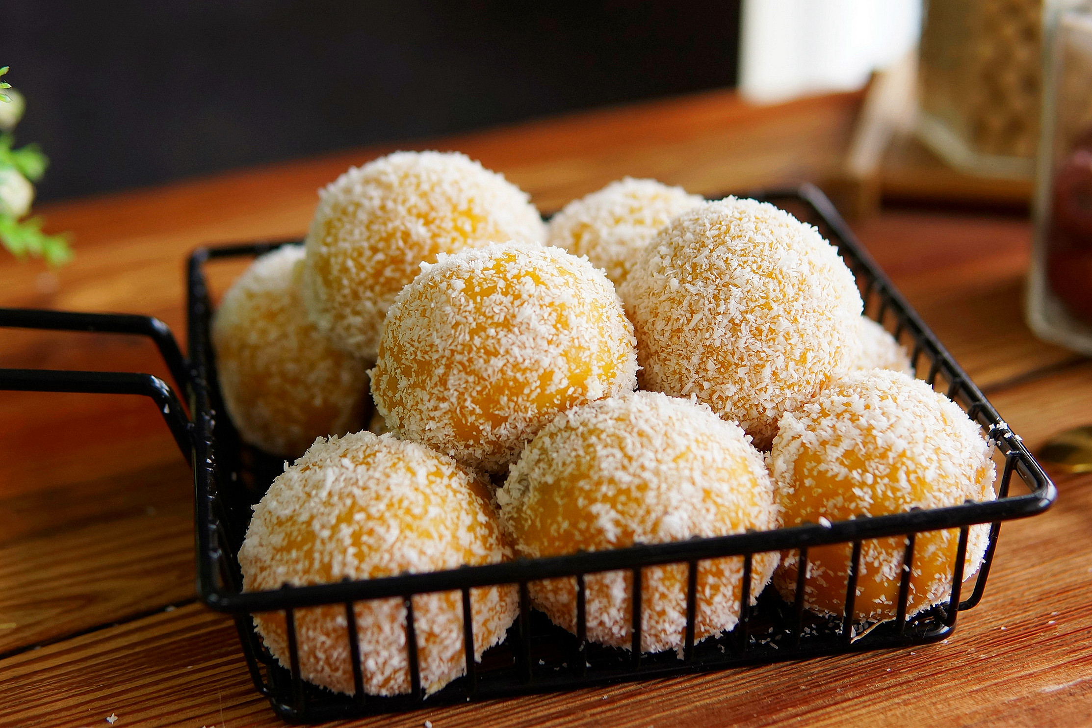 一塊南瓜，半碗糯米粉，簡單一蒸，香甜彈牙，吃一次就愛上了