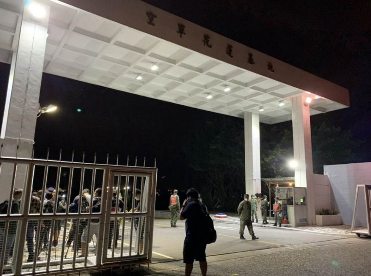 台灣軍紀渙散！ F-16失踪士兵仍未尋獲，聯隊4名士兵竟違紀飲酒作樂